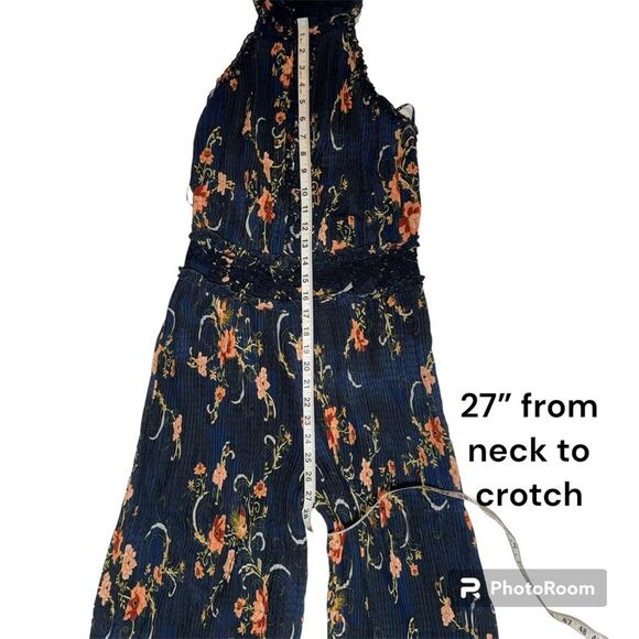 We Are Kindred Adele Jumpsuit Navy pleated chiffon floral print halter neck US 4 - Picture 11 of 14
